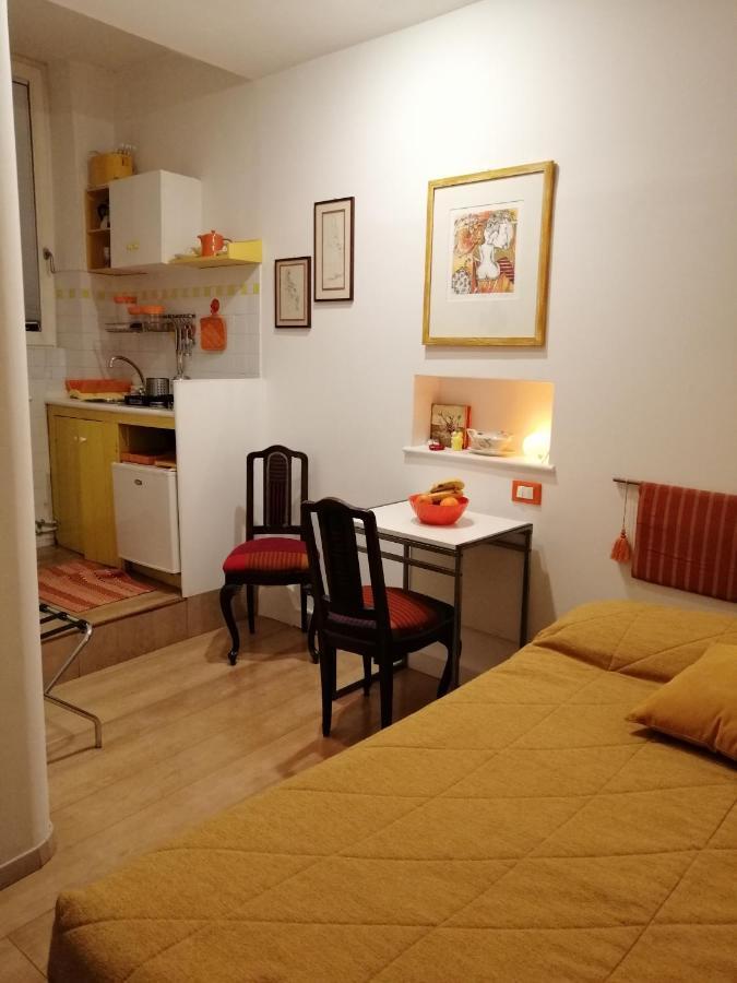 Rizzi, Elegante Monolocale In Centro Storico Apartment Venesia Bagian luar foto